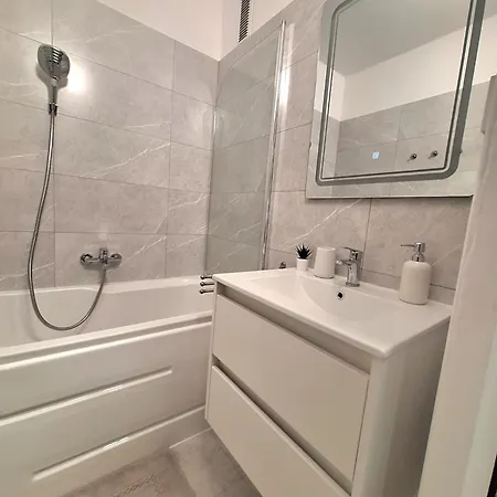 Zora Daire Veszprém